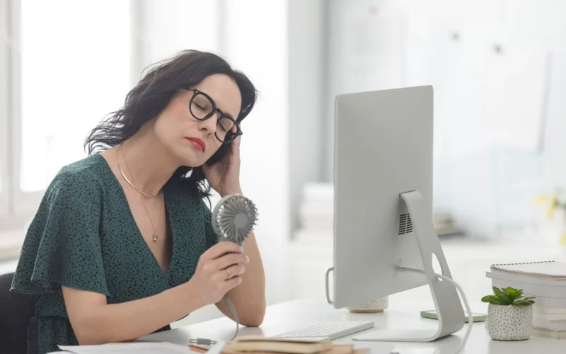 O mercado de trabalho da mulher na perimenopausa